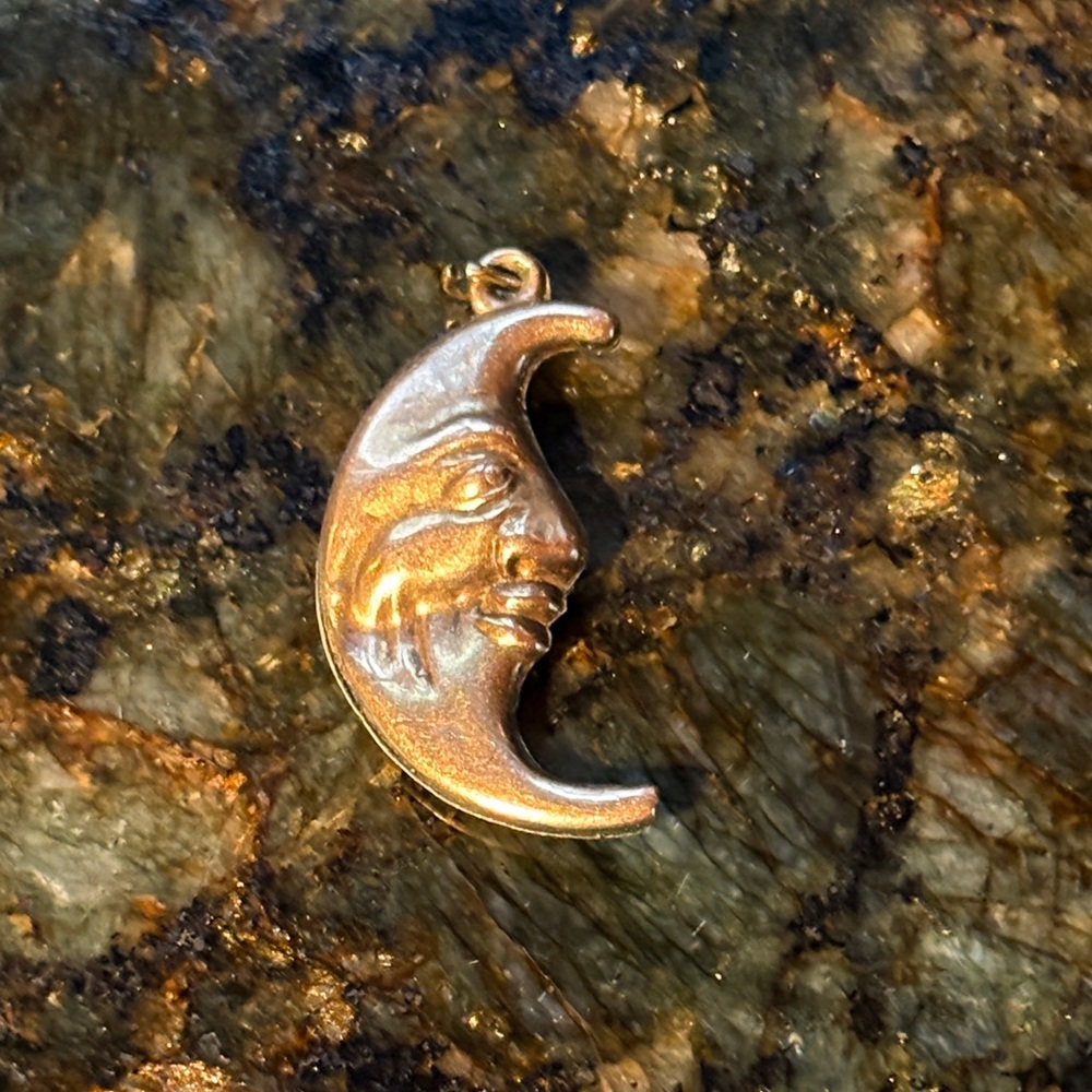 14k Gold Crescent Moon Pendant